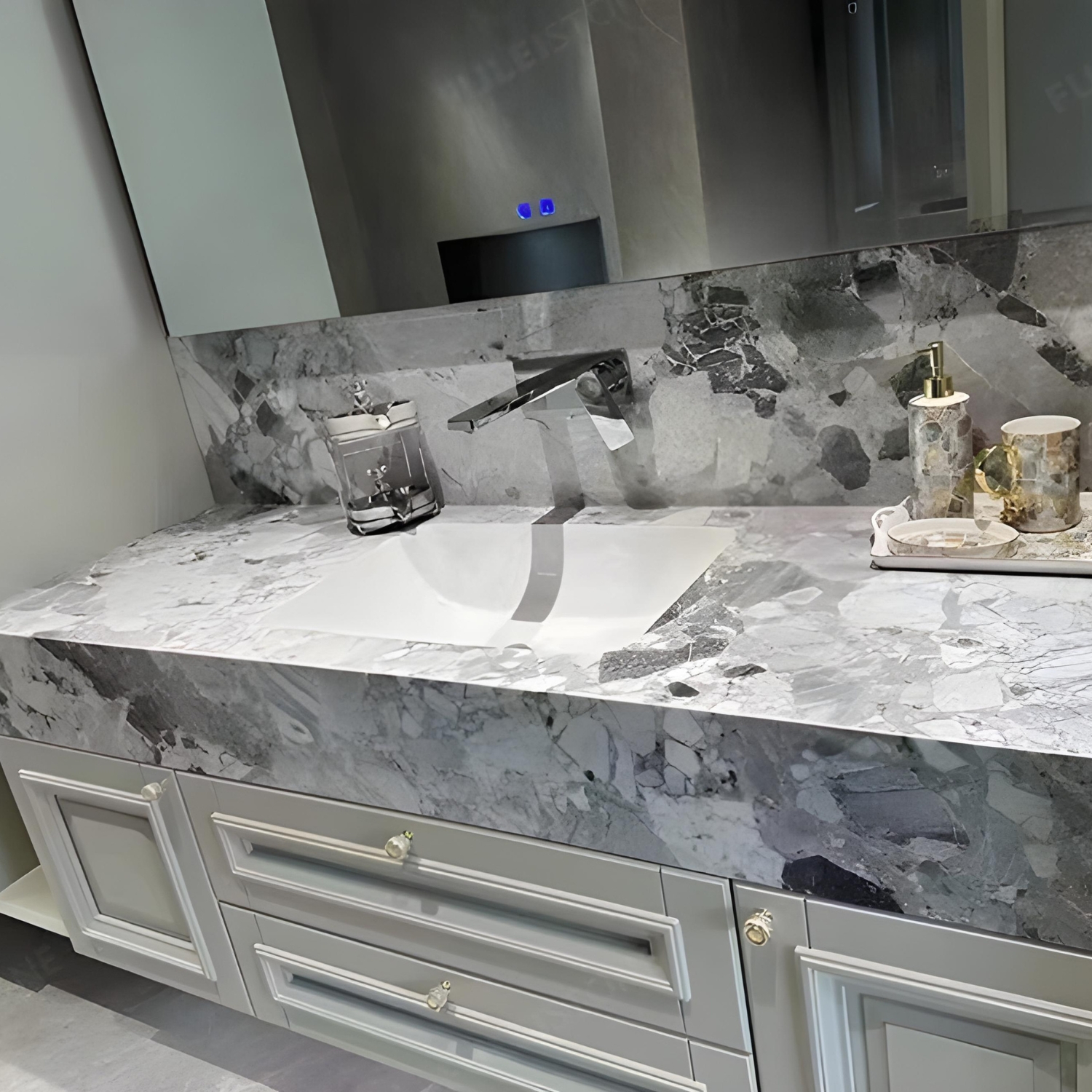Exclusive Grey Bathroom