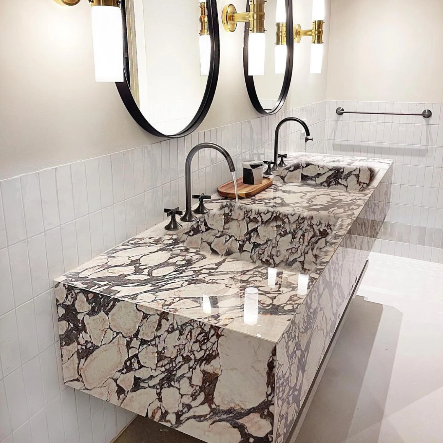 Calacatta Viola Black Sink