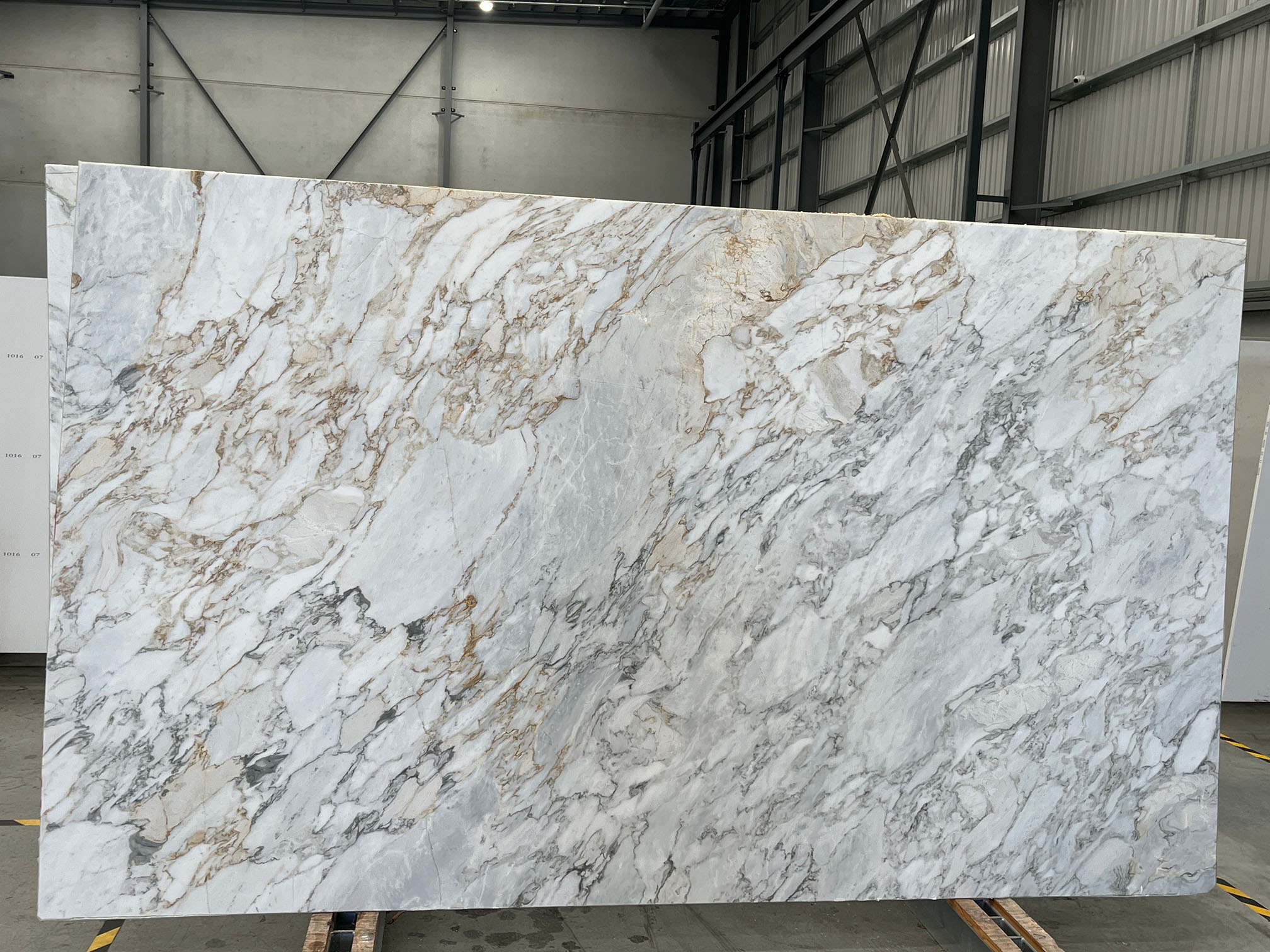 Arabescato Vagli Slab Bookmatch
