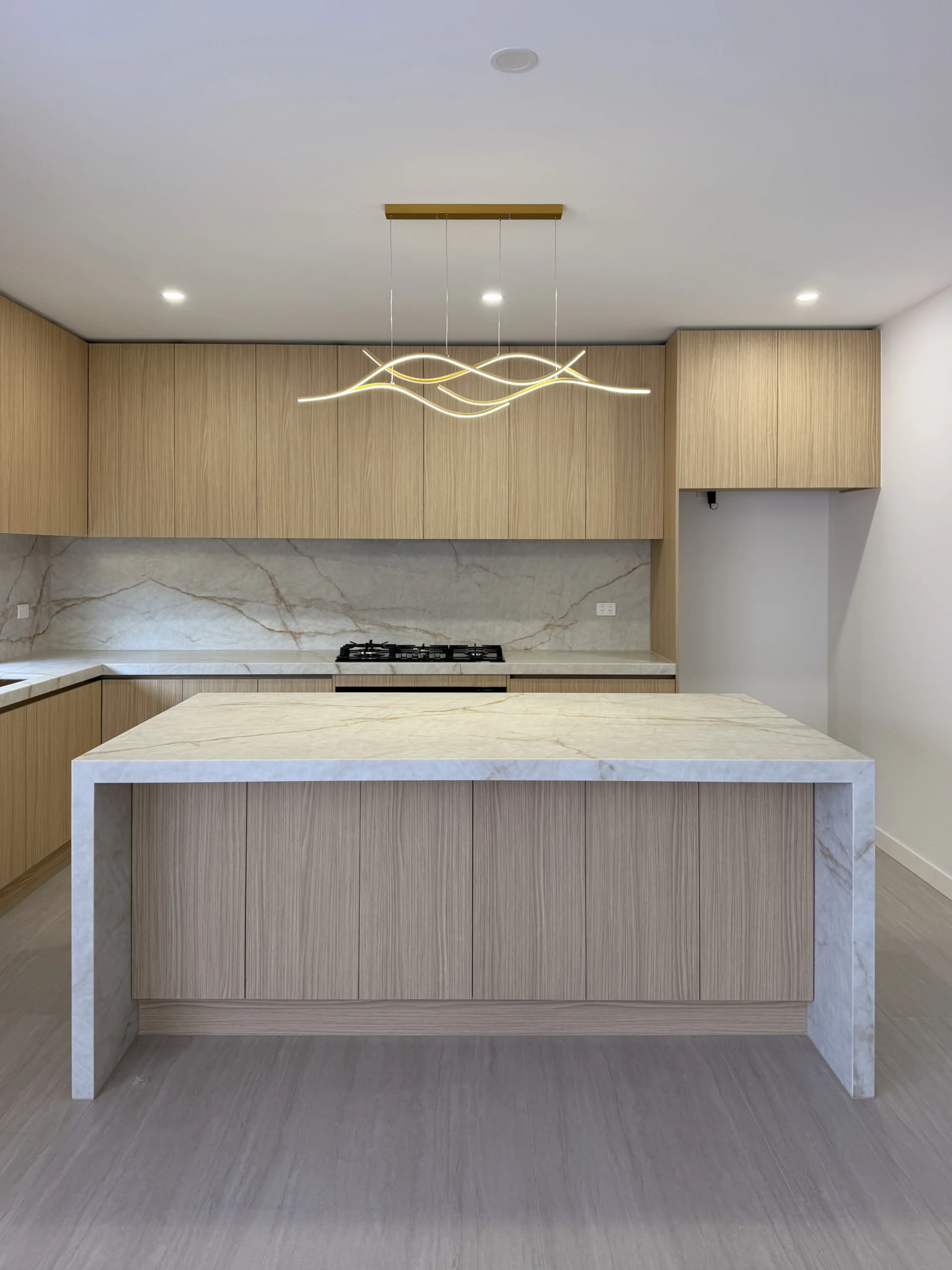 Aurora Luna Kitchen 3