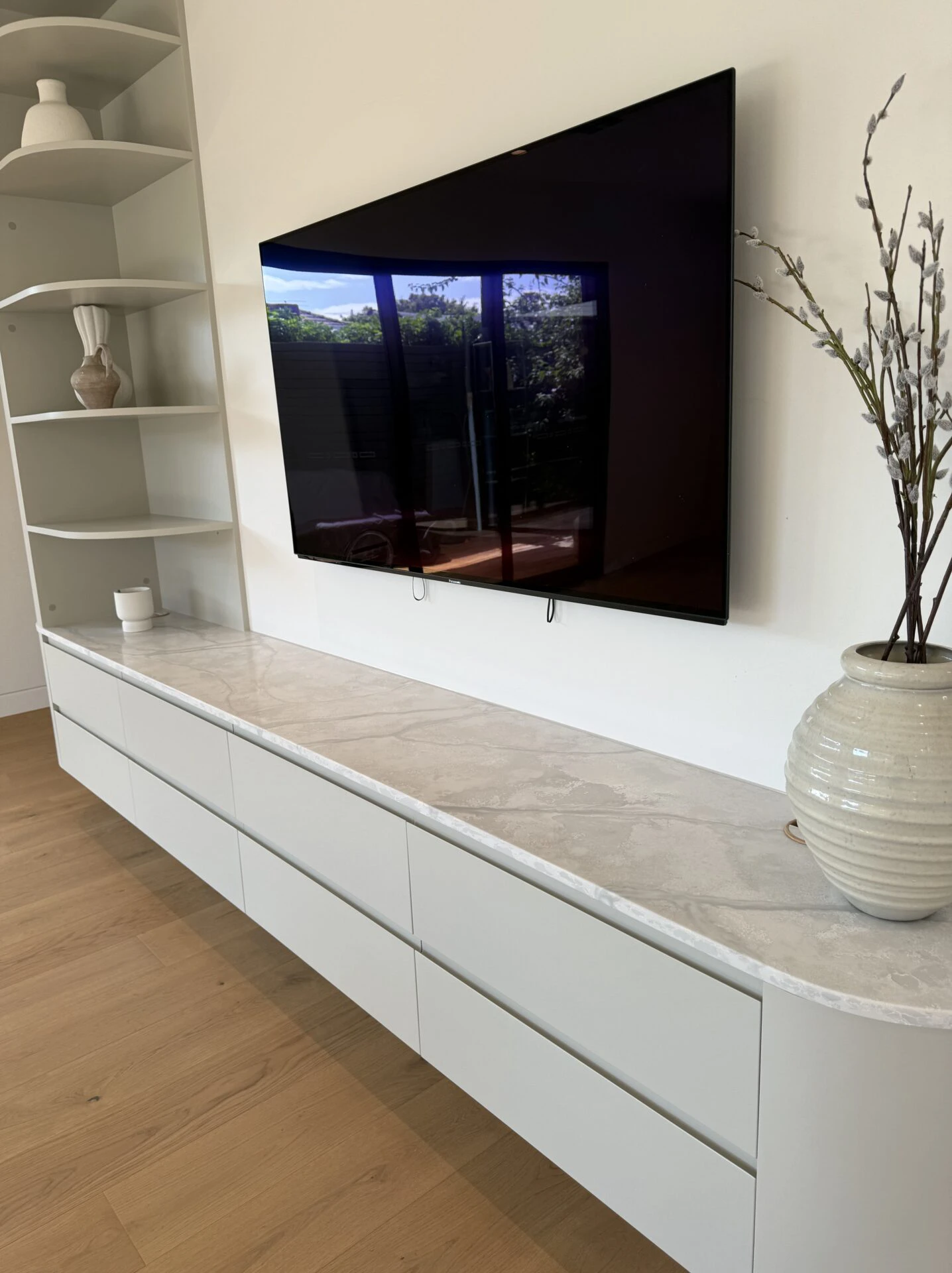 Bianco Perla TV cabinet