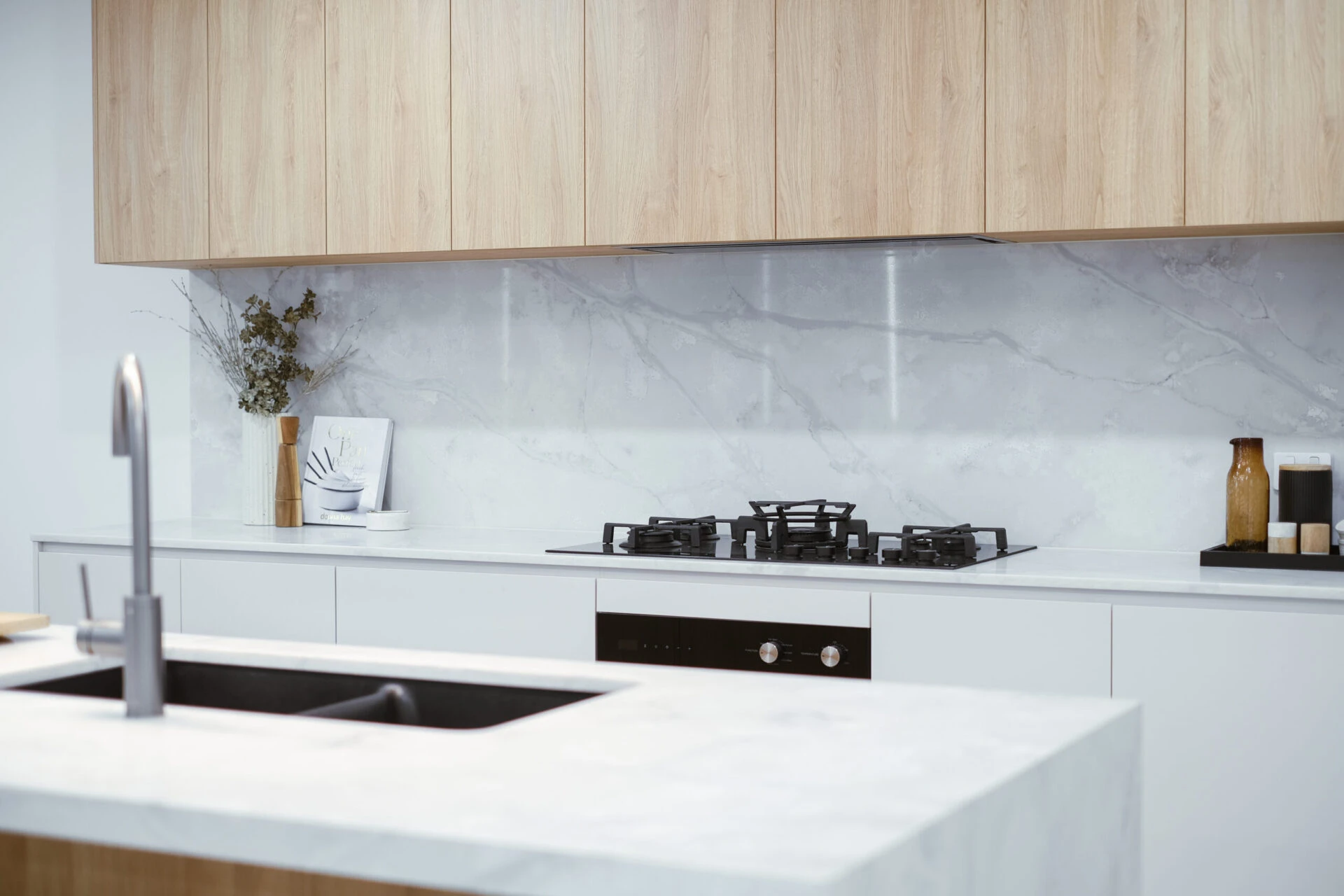 Bianco Perla benchtop