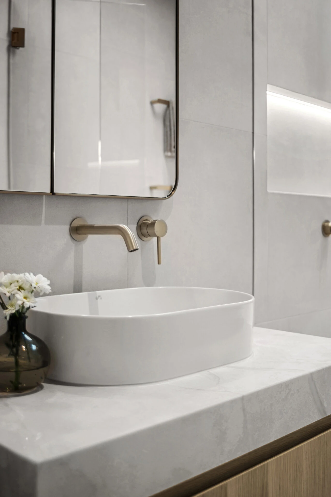 Bianco Perla vanity