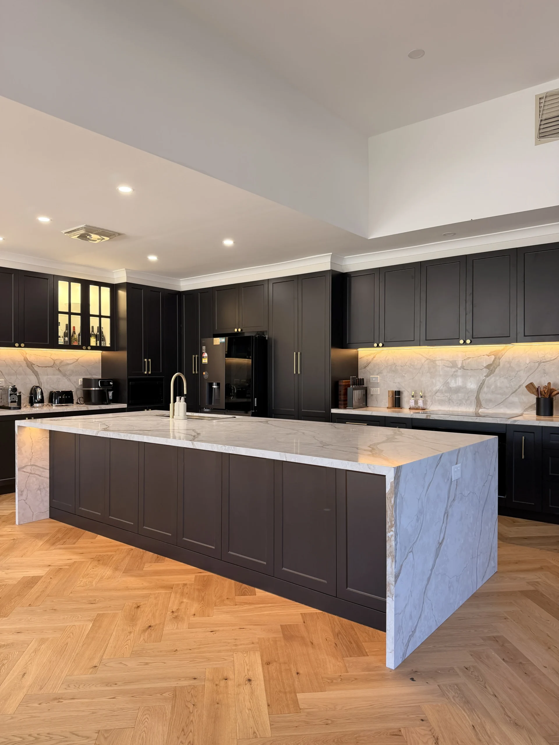 Empira Gold kitchen