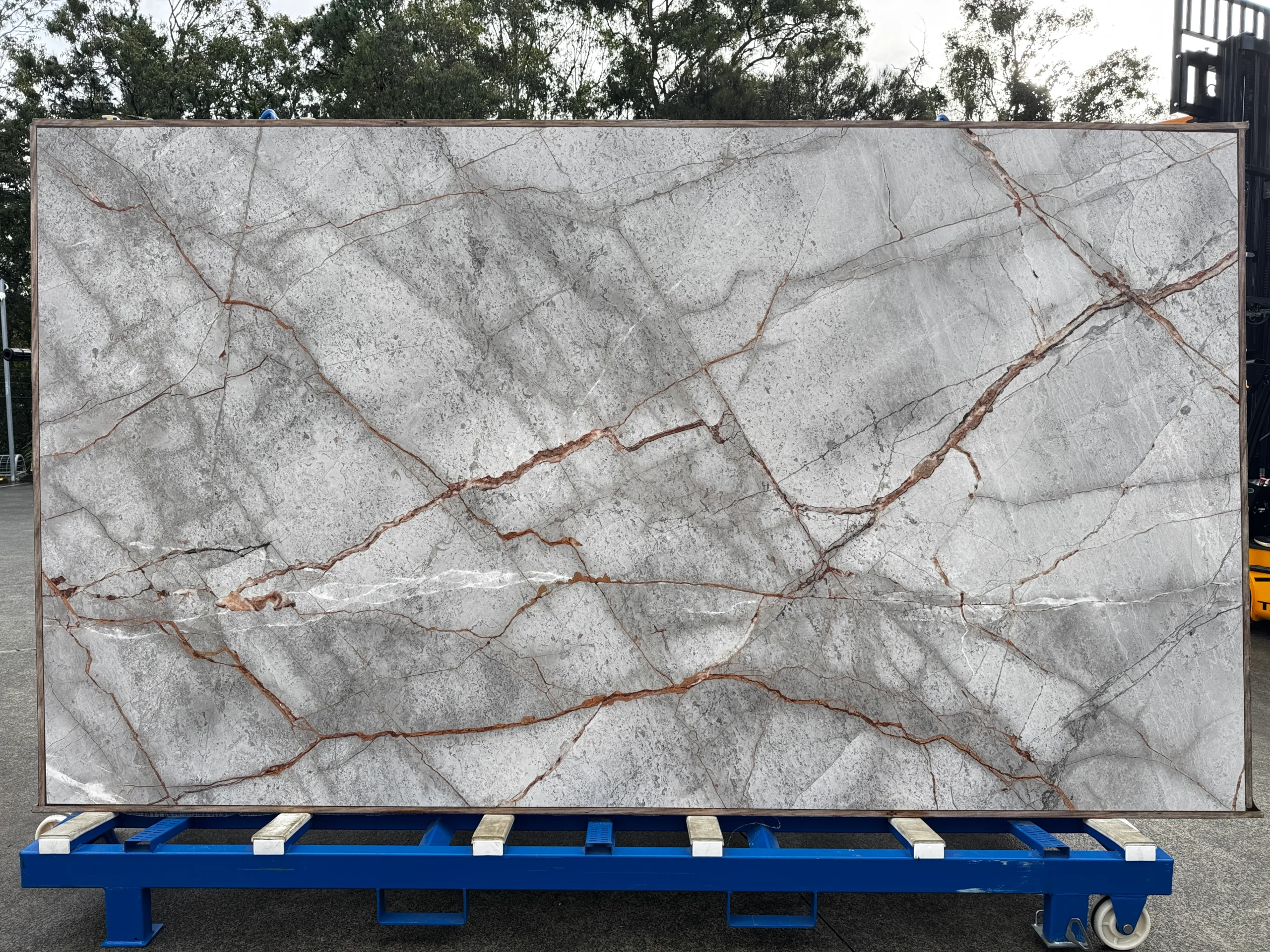 Fantasy Grey full slab